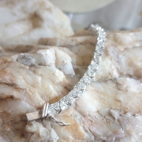 Triangle CZ Tennis Bracelet with safety clasp in 925 Sterling Silver - Picture 6 of 8